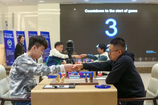 袖珍女裸体下部欣赏